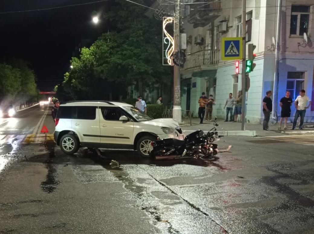 ДТП в Элисте: Мотоциклист попал в больницу | 23.06.2020 | Новости Элисты -  БезФормата