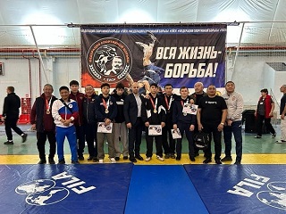 Калмыцкие борцы привезли 5 призовых медалей с Чемпионата ЮФО