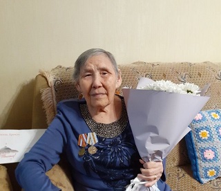 Сегодня свой 90 - летний юбилей отмечает элистинка Надежда Тюрбеева